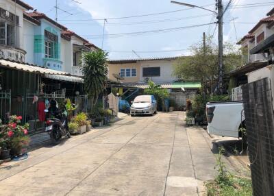 64 Sqm., 2 Beds, 2 Baths Townhouse listed for ฿ 800,000.