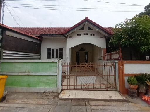 91 Sqm., 2 Beds, 1 Bath Townhouse listed for ฿ 1,045,000.