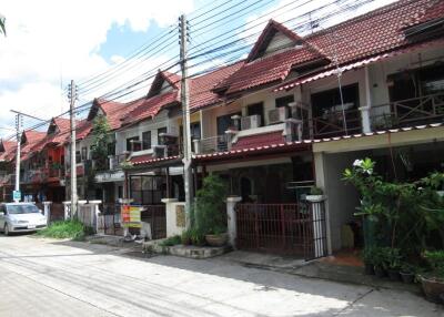 72 Sqm., 2 Beds, 2 Baths Townhouse listed for ฿ 1,155,000.