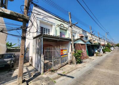 67 Sqm., 1 Bed, 1 Bath Townhouse listed for ฿ 1,045,000.