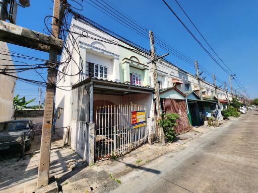 67 Sqm., 1 Bed, 1 Bath Townhouse listed for ฿ 1,045,000.