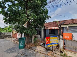 74 Sqm., 2 Beds, 1 Bath Townhouse listed for ฿ 1,045,000.