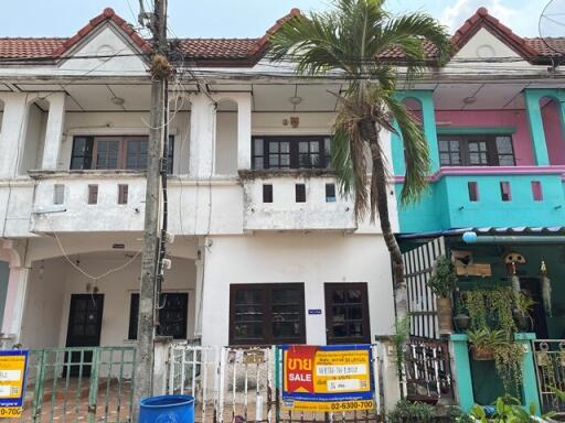 64 Sqm., 1 Bed, 1 Bath Townhouse listed for ฿ 1,045,000.