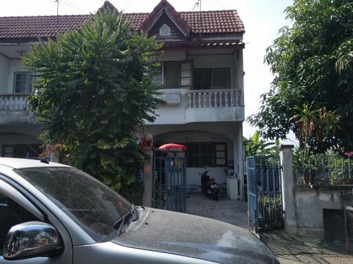 104 Sqm., 2 Beds, 2 Baths Townhouse listed for ฿ 1,045,000.