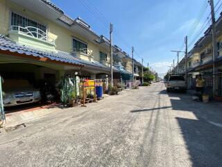 64 Sqm., 1 Bed, 1 Bath Townhouse listed for ฿ 1,045,000.