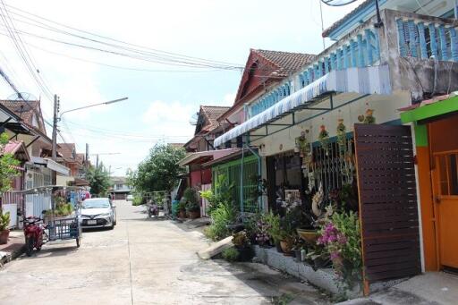 72 Sqm., 3 Beds, 2 Baths Townhouse listed for ฿ 1,045,000.