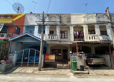 80 Sqm., 2 Beds, 2 Baths Townhouse listed for ฿ 1,155,000.