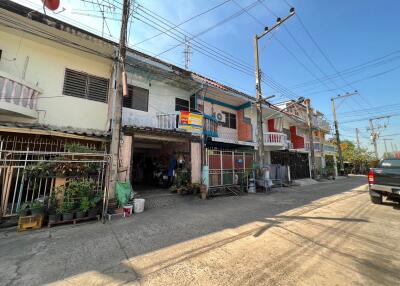 64 Sqm., 1 Bed, 1 Bath Townhouse listed for ฿ 1,045,000.