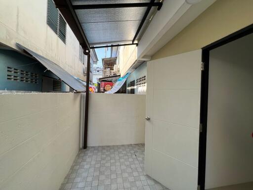 64 Sqm., 2 Beds, 2 Baths Townhouse listed for ฿ 920,000.