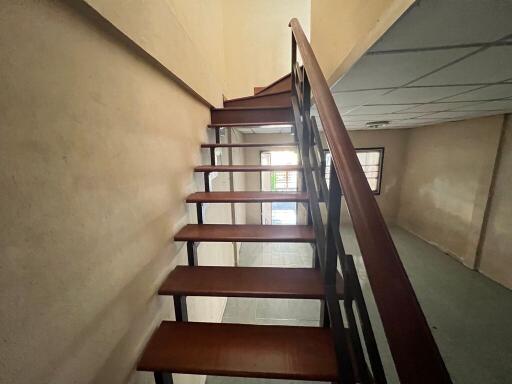 69 Sqm., 2 Beds, 2 Baths Townhouse listed for ฿ 998,000.