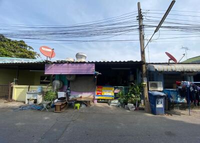 96 Sqm., 1 Bed, 1 Bath Townhouse listed for ฿ 998,000.