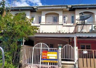 64 Sqm., 2 Beds, 2 Baths Townhouse listed for ฿ 1,103,000.