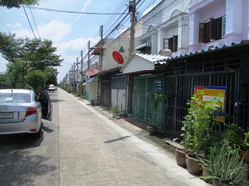 67 Sqm., 1 Bed, 1 Bath Townhouse listed for ฿ 998,000.