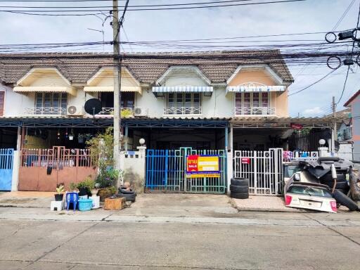 64 Sqm., 2 Beds, 2 Baths Townhouse listed for ฿ 998,000.