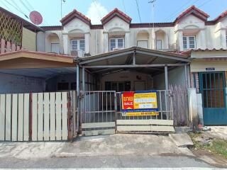 64 Sqm., 2 Beds, 2 Baths Townhouse listed for ฿ 998,000.