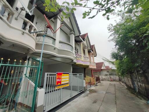 64 Sqm., 1 Bed, 3 Baths Townhouse listed for ฿ 1,000,000.