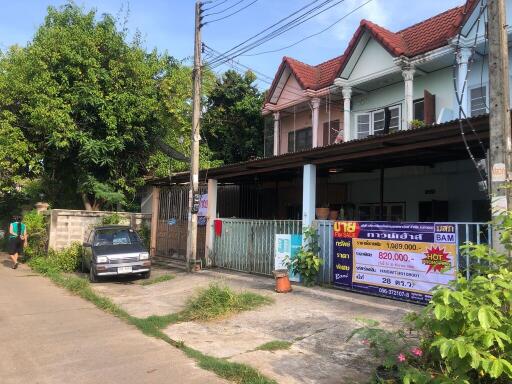 112 Sqm., 1 Bed, 1 Bath Townhouse listed for ฿ 820,000.