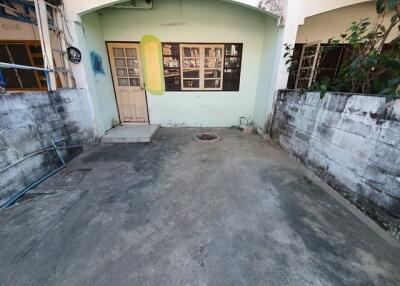 64 Sqm., 2 Beds, 2 Baths Townhouse listed for ฿ 1,050,000.