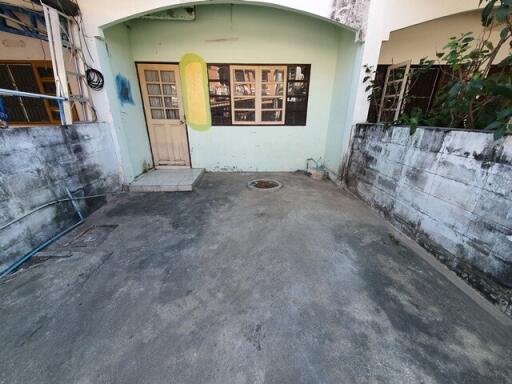64 Sqm., 2 Beds, 2 Baths Townhouse listed for ฿ 1,050,000.