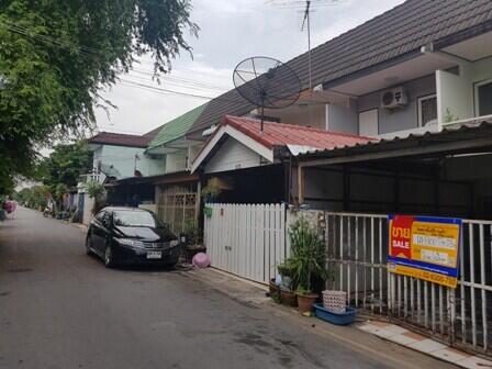 64 Sqm., 2 Beds, 2 Baths Townhouse listed for ฿ 950,000.