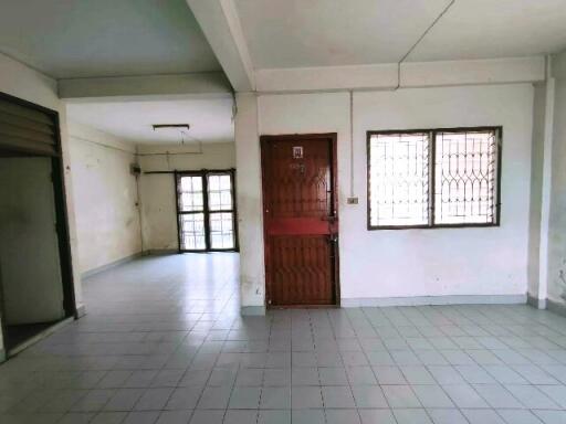 80 Sqm., 2 Beds, 2 Baths Townhouse listed for ฿ 950,000.