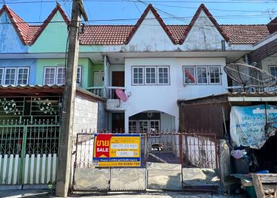 72 Sqm., 2 Beds, 2 Baths Townhouse listed for ฿ 950,000.