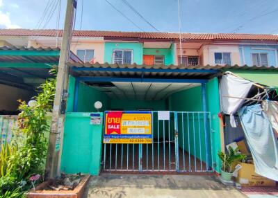 64 Sqm., 2 Beds, 1 Bath Townhouse listed for ฿ 950,000.