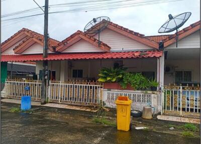 112 Sqm., 2 Beds, 1 Bath Townhouse listed for ฿ 950,000.