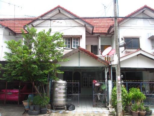 64 Sqm., 1 Bed, 1 Bath Townhouse listed for ฿ 950,000.