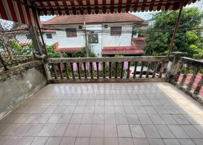 68 Sqm., 3 Beds, 2 Baths Townhouse listed for ฿ 950,000.