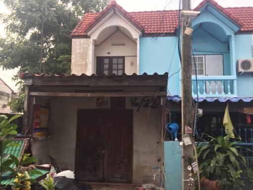76 Sqm., 2 Beds, 2 Baths Townhouse listed for ฿ 950,000.