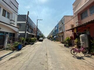 84 Sqm., 1 Bed, 1 Bath Townhouse listed for ฿ 950,000.