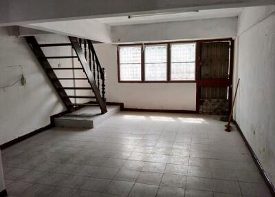 84 Sqm., 1 Bed, 1 Bath Townhouse listed for ฿ 950,000.