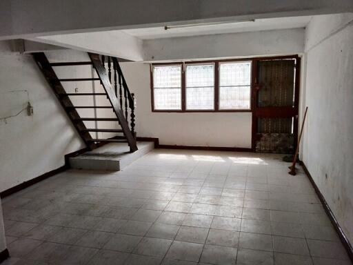 84 Sqm., 1 Bed, 1 Bath Townhouse listed for ฿ 950,000.