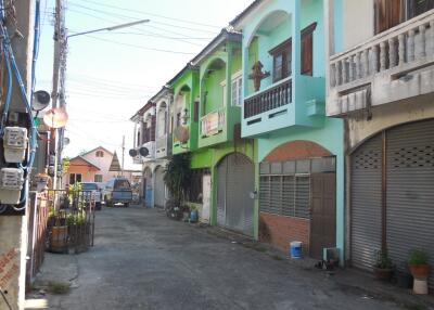 64 Sqm., 1 Bed, 1 Bath Townhouse listed for ฿ 950,000.