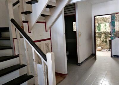 64 Sqm., 2 Beds, 2 Baths Townhouse listed for ฿ 950,000.