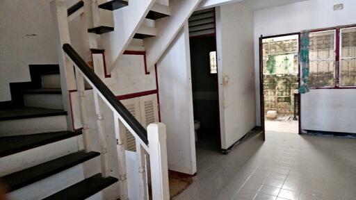 64 Sqm., 2 Beds, 2 Baths Townhouse listed for ฿ 950,000.