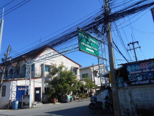 72 Sqm., 3 Beds, 2 Baths Townhouse listed for ฿ 950,000.