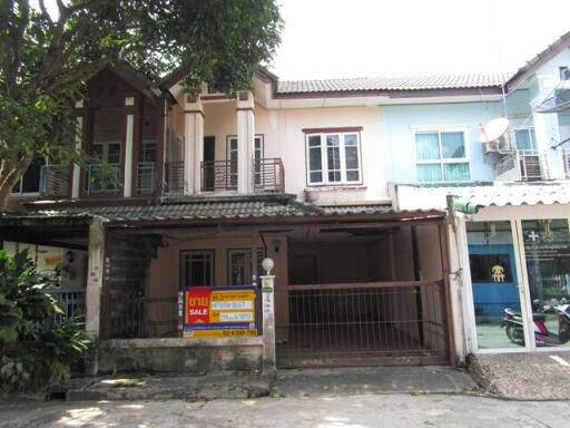 95 Sqm., 1 Bed, 1 Bath Townhouse listed for ฿ 950,000.