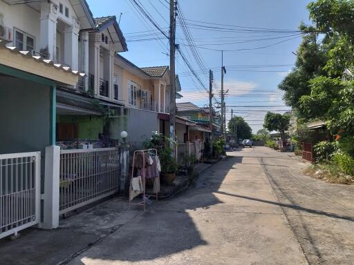 95 Sqm., 2 Beds, 2 Baths Townhouse listed for ฿ 1,050,000.