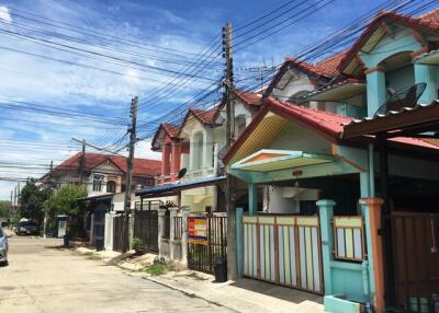 72 Sqm., 1 Bed, 1 Bath Townhouse listed for ฿ 1,050,000.