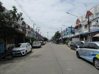 72 Sqm., 1 Bed, 1 Bath Townhouse listed for ฿ 950,000.