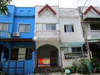 72 Sqm., 1 Bed, 1 Bath Townhouse listed for ฿ 950,000.