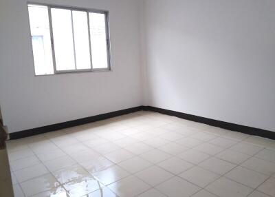 72 Sqm., 1 Bed, 1 Bath Townhouse listed for ฿ 950,000.