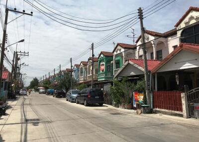 72 Sqm., 1 Bed, 1 Bath Townhouse listed for ฿ 850,000.