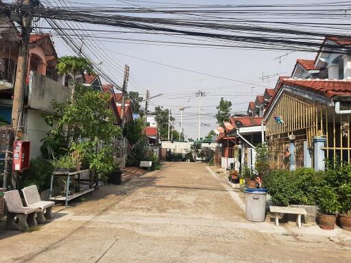 72 Sqm., 2 Beds, 2 Baths Townhouse listed for ฿ 950,000.