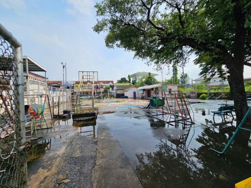 64 Sqm., 2 Beds, 2 Baths Townhouse listed for ฿ 1,050,000.