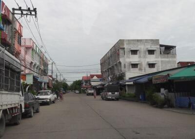 64 Sqm., 3 Beds, 2 Baths Townhouse listed for ฿ 1,050,000.