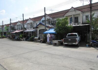 64 Sqm., 1 Bed, 1 Bath Townhouse listed for ฿ 790,000.