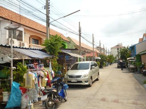 64 Sqm., 1 Bed, 1 Bath Townhouse listed for ฿ 903,000.